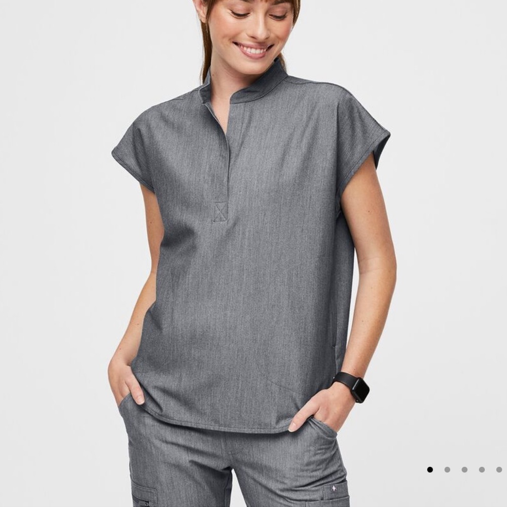Women’s Rafaela Graphite Scrub Jogger set